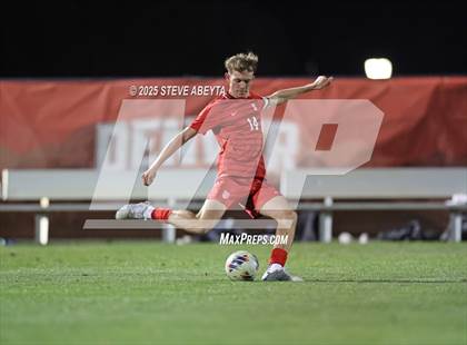 Thumbnail 3 in Regis Jesuit vs. Pine Creek (CHSAA 5A Semifinals) photogallery.