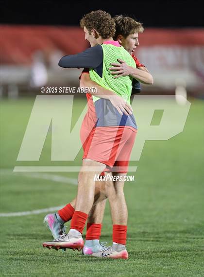 Thumbnail 2 in Regis Jesuit vs. Pine Creek (CHSAA 5A Semifinals) photogallery.