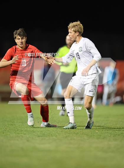 Thumbnail 3 in Regis Jesuit vs. Pine Creek (CHSAA 5A Semifinals) photogallery.