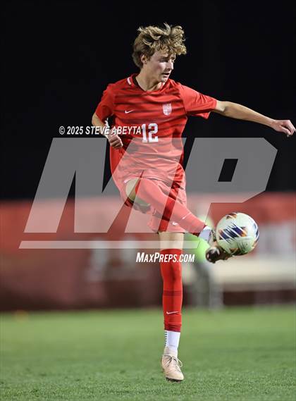 Thumbnail 1 in Regis Jesuit vs. Pine Creek (CHSAA 5A Semifinals) photogallery.