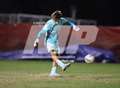 Thumbnail 3 in Regis Jesuit vs. Pine Creek (CHSAA 5A Semifinals) photogallery.