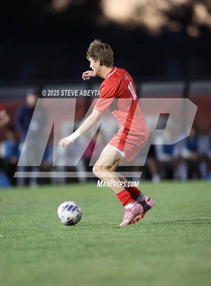 Thumbnail 3 in Regis Jesuit vs. Pine Creek (CHSAA 5A Semifinals) photogallery.