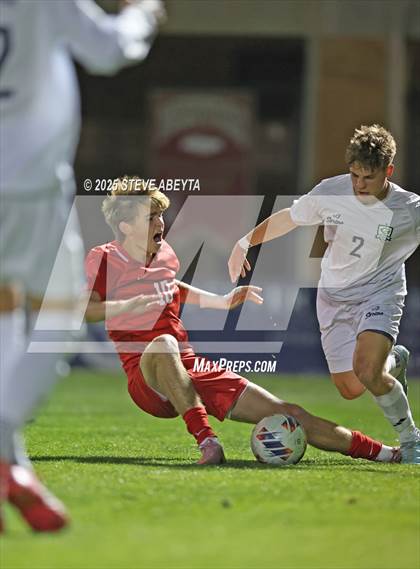 Thumbnail 2 in Regis Jesuit vs. Pine Creek (CHSAA 5A Semifinals) photogallery.