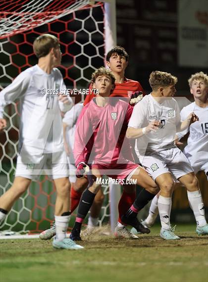 Thumbnail 1 in Regis Jesuit vs. Pine Creek (CHSAA 5A Semifinals) photogallery.