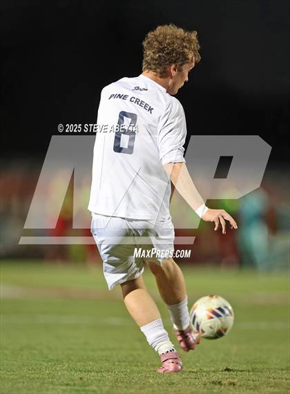 Thumbnail 3 in Regis Jesuit vs. Pine Creek (CHSAA 5A Semifinals) photogallery.