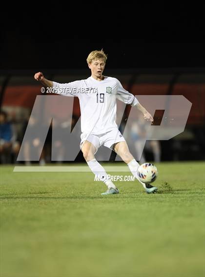 Thumbnail 1 in Regis Jesuit vs. Pine Creek (CHSAA 5A Semifinals) photogallery.