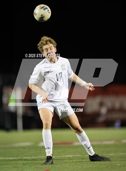 Thumbnail 2 in Regis Jesuit vs. Pine Creek (CHSAA 5A Semifinals) photogallery.