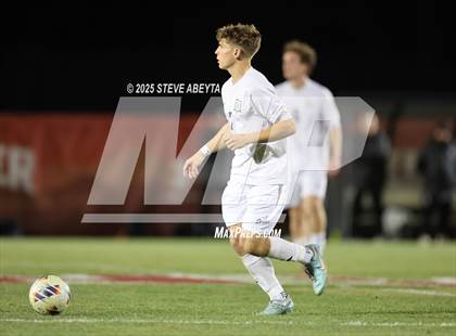 Thumbnail 2 in Regis Jesuit vs. Pine Creek (CHSAA 5A Semifinals) photogallery.