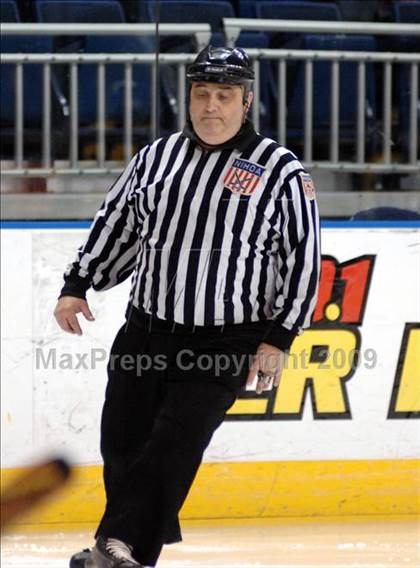 Thumbnail 1 in Hand vs Staples (Sound Tigers Harbor Yard Series) photogallery.