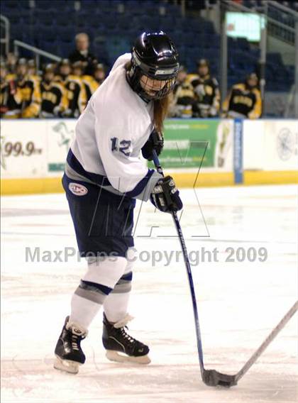Thumbnail 2 in Hand vs Staples (Sound Tigers Harbor Yard Series) photogallery.