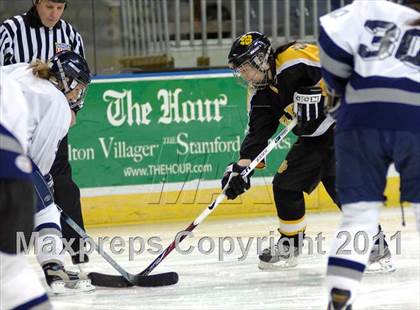 Thumbnail 2 in Hand vs Staples (Sound Tigers Harbor Yard Series) photogallery.