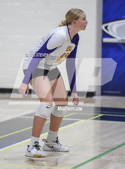 Thumbnail 2 in O'Connor vs. Mesa (House of Payne Tournament) photogallery.