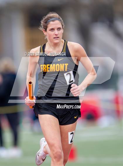 Thumbnail 1 in Harold Scott Invitational (4 x 800 relay) photogallery.