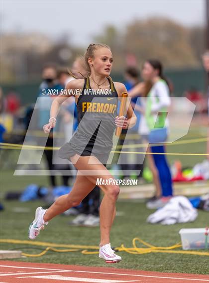 Thumbnail 1 in Harold Scott Invitational (4 x 800 relay) photogallery.