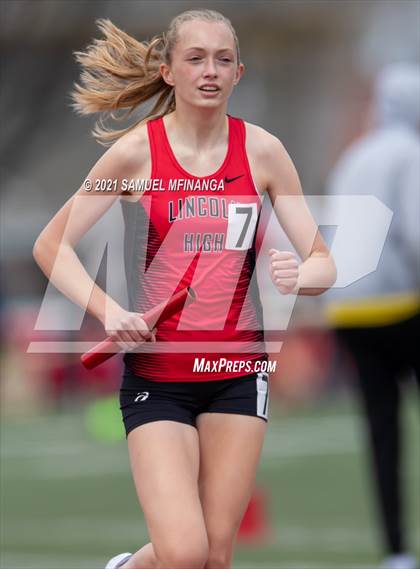 Thumbnail 1 in Harold Scott Invitational (4 x 800 relay) photogallery.