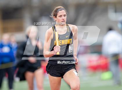 Thumbnail 2 in Harold Scott Invitational (4 x 800 relay) photogallery.