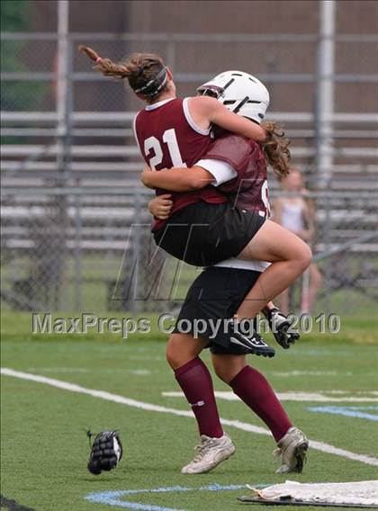 Thumbnail 3 in Garden City vs. Fox Lane (NYSPHSAA Class B Final) photogallery.