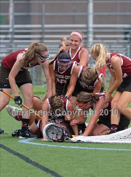 Thumbnail 3 in Garden City vs. Fox Lane (NYSPHSAA Class B Final) photogallery.
