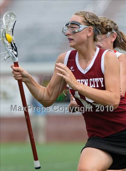 Thumbnail 2 in Garden City vs. Fox Lane (NYSPHSAA Class B Final) photogallery.