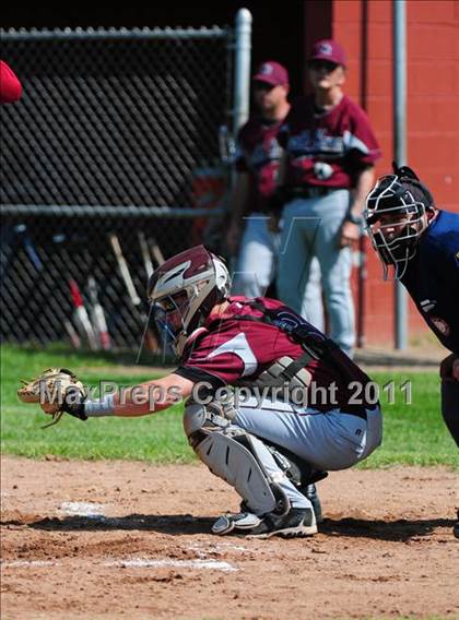 Thumbnail 3 in North Haven @ Sheehan (CIAC Class L 1st round) photogallery.