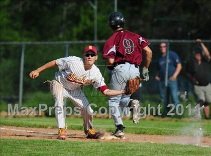 Thumbnail 1 in North Haven @ Sheehan (CIAC Class L 1st round) photogallery.