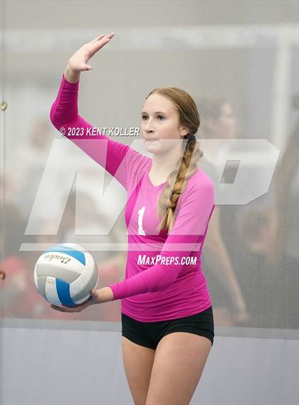 Thumbnail 2 in DeWitt vs. Utica Eisenhower (Beast of the East) photogallery.