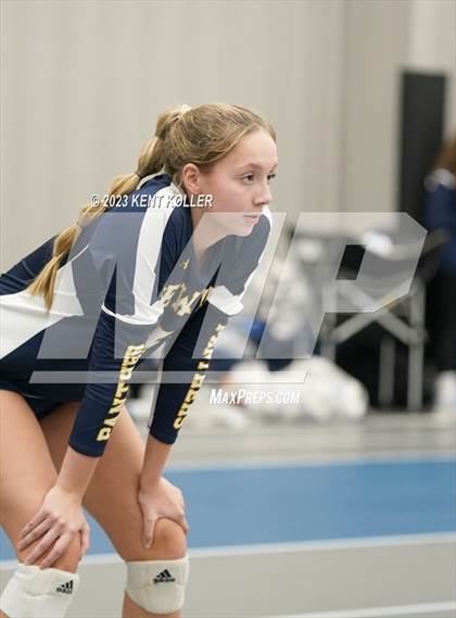 Thumbnail 2 in DeWitt vs. Utica Eisenhower (Beast of the East) photogallery.