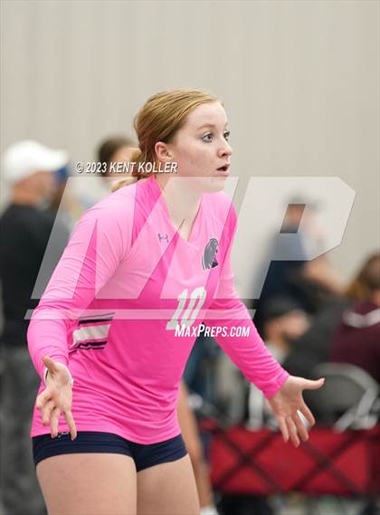 Thumbnail 3 in DeWitt vs. Utica Eisenhower (Beast of the East) photogallery.