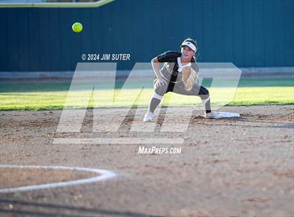 Thumbnail 1 in Franklin vs Elkhart photogallery.