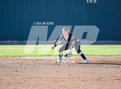 Thumbnail 2 in Franklin vs Elkhart photogallery.