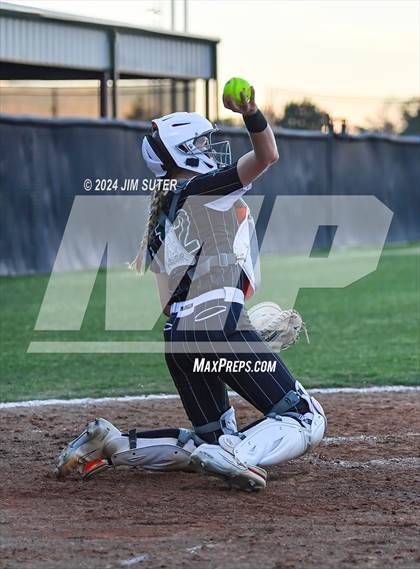 Thumbnail 2 in Franklin vs Elkhart photogallery.