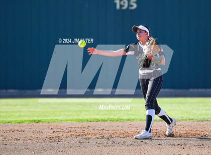 Thumbnail 1 in Franklin vs Elkhart photogallery.