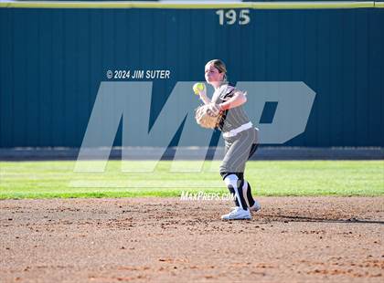 Thumbnail 3 in Franklin vs Elkhart photogallery.