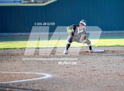 Thumbnail 2 in Franklin vs Elkhart photogallery.