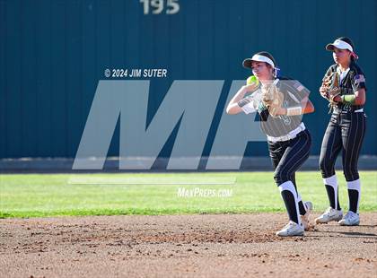 Thumbnail 1 in Franklin vs Elkhart photogallery.