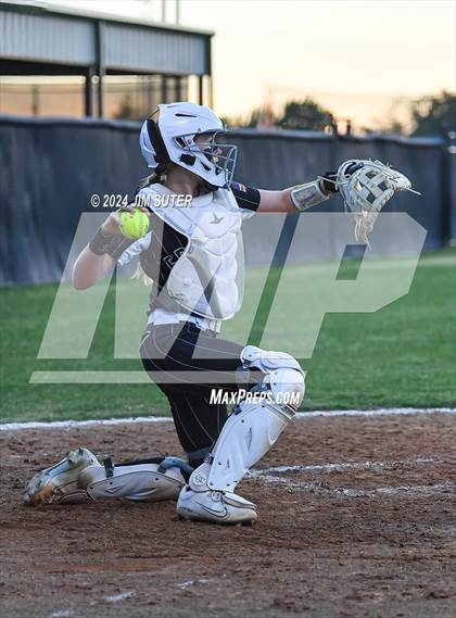 Thumbnail 1 in Franklin vs Elkhart photogallery.