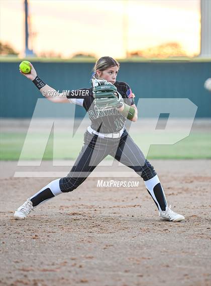 Thumbnail 2 in Franklin vs Elkhart photogallery.