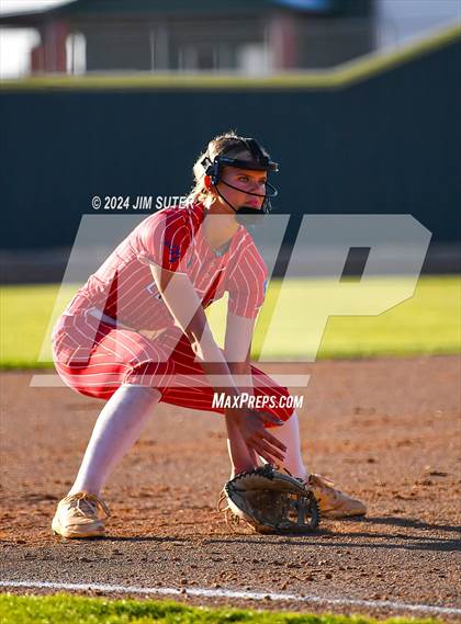 Thumbnail 3 in Franklin vs Elkhart photogallery.