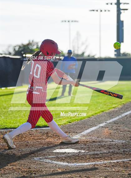Thumbnail 2 in Franklin vs Elkhart photogallery.