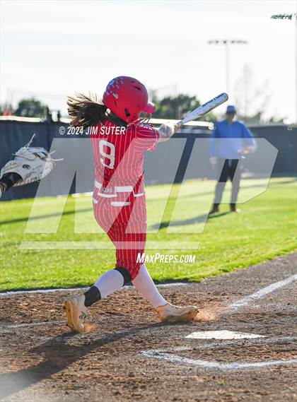 Thumbnail 2 in Franklin vs Elkhart photogallery.