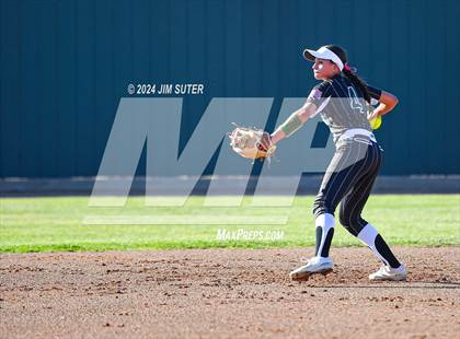 Thumbnail 3 in Franklin vs Elkhart photogallery.
