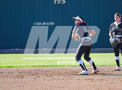 Thumbnail 3 in Franklin vs Elkhart photogallery.