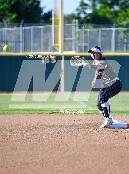 Thumbnail 1 in Franklin vs Elkhart photogallery.