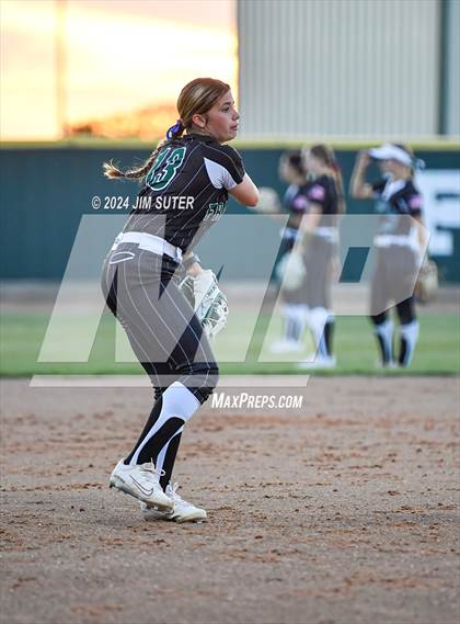 Thumbnail 1 in Franklin vs Elkhart photogallery.