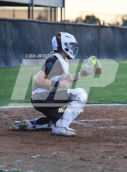 Thumbnail 1 in Franklin vs Elkhart photogallery.