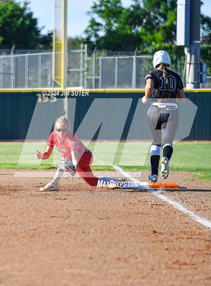 Thumbnail 2 in Franklin vs Elkhart photogallery.