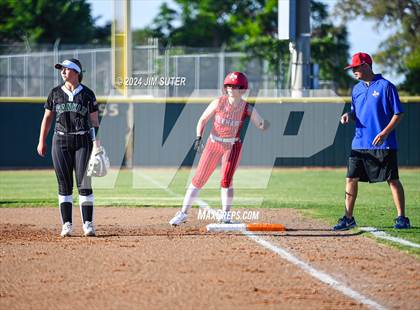 Thumbnail 1 in Franklin vs Elkhart photogallery.