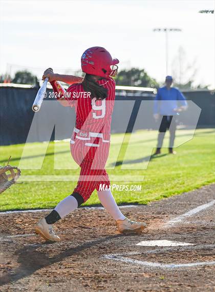 Thumbnail 1 in Franklin vs Elkhart photogallery.