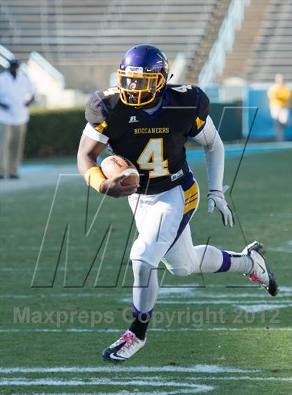Thumbnail 3 in Butler vs. Jack Britt (NCHSAA 4AA Final) photogallery.
