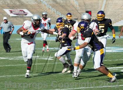 Thumbnail 3 in Butler vs. Jack Britt (NCHSAA 4AA Final) photogallery.